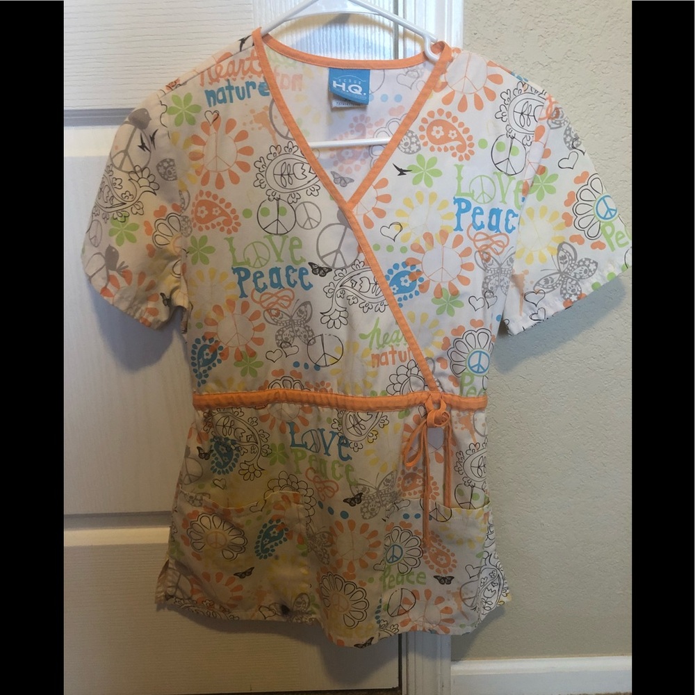 H.Q scrub top